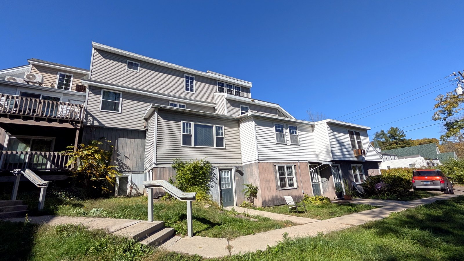 Totoket Meadows rental community on Branford Road, North Branford CT